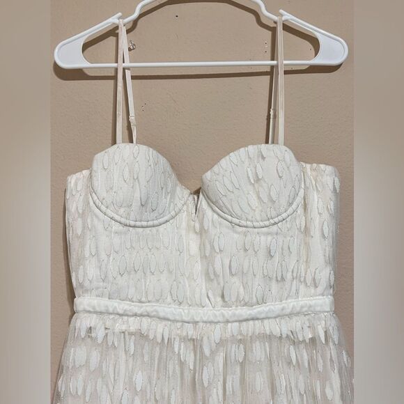 Sau Lee • Belle Dress in White - Picture 4 of 15